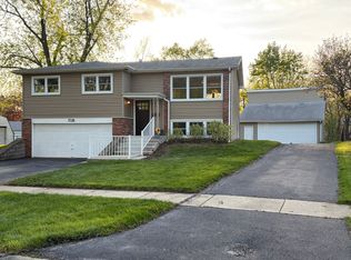 7728 Dalewood Pkwy, Woodridge, IL 60517