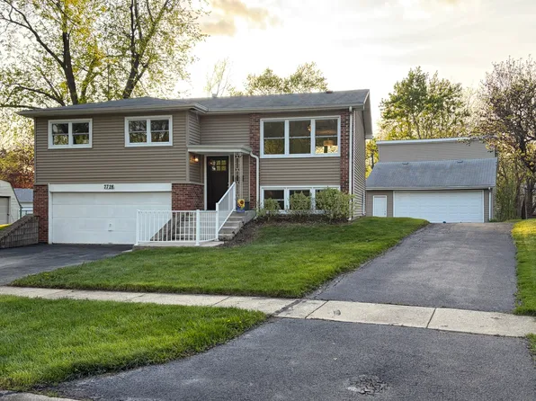 7728 Dalewood Pkwy, Woodridge, IL 60517