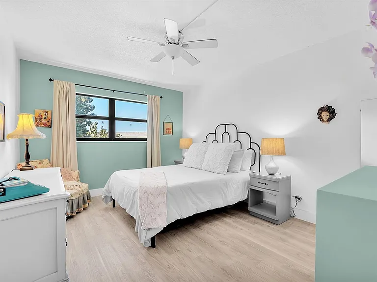 900 River Reach Dr #522 — Photo 9