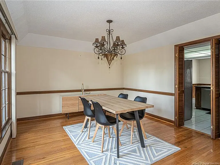 6821 Thames Dr — Photo 10
