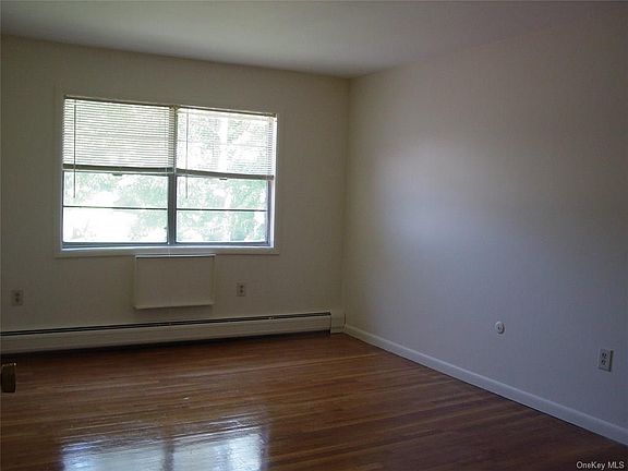 5th image of 52 Willow Ave