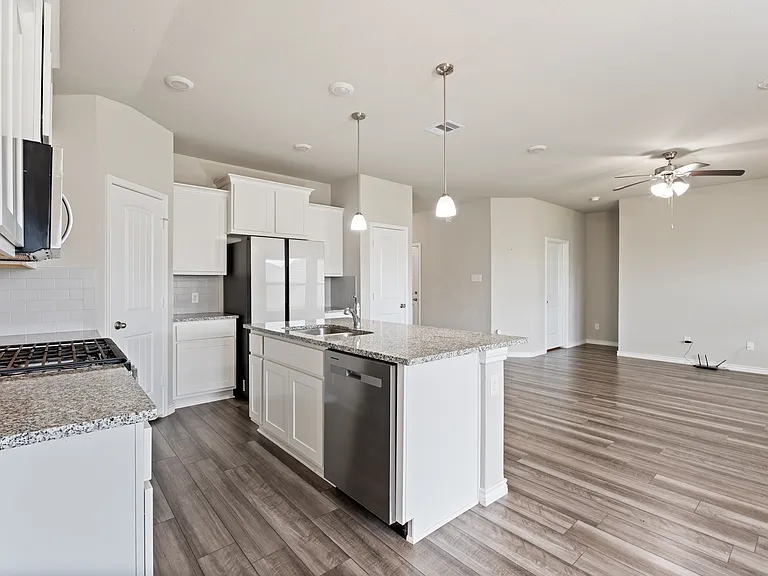 1142 Natchez Dr — Photo 17
