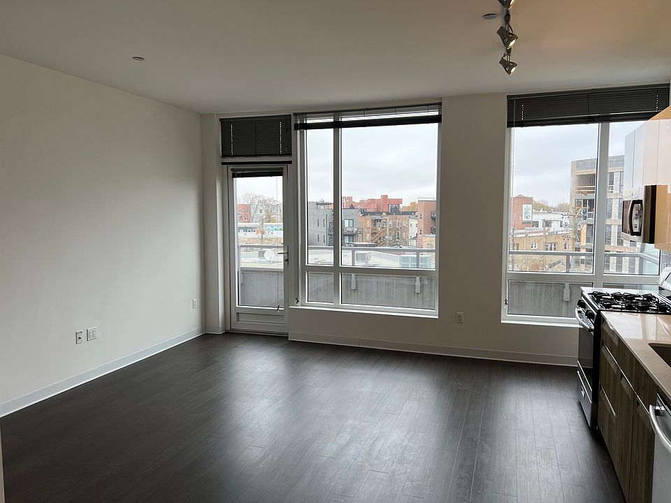 1st image of 1982 N Milwaukee Ave #409