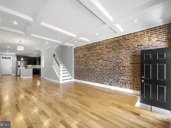 33 N Luzerne Ave, Baltimore, MD 21224
