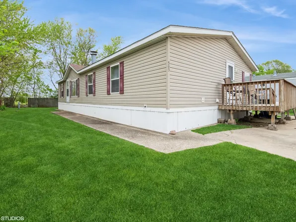 563 Linda Ln, Chicago Heights, IL 60411