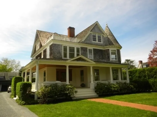 https://photos.zillowstatic.com/fp/213ac4d5be680a6b7fa67494658a7e16-p_e.webp