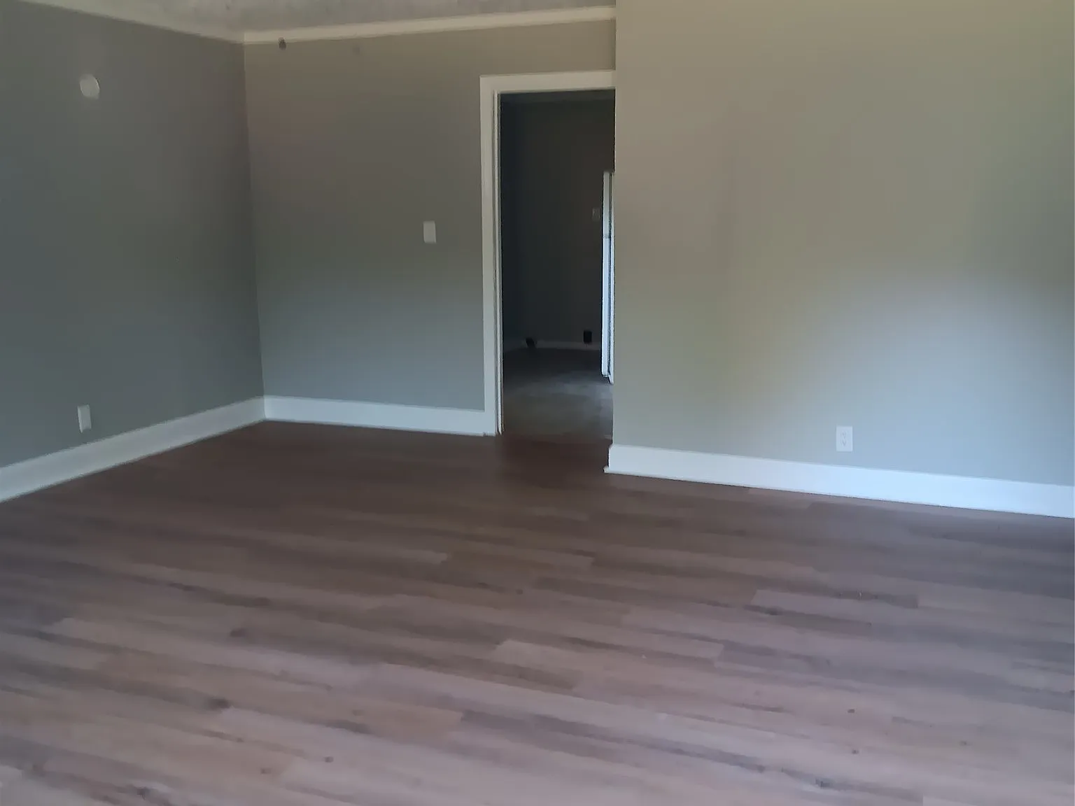 2 bed, 1.0 bath, 1089 sqft, $800 — Photo 2