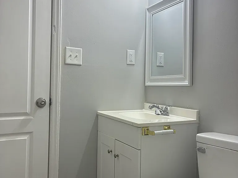 401 S Gray St — Photo 14