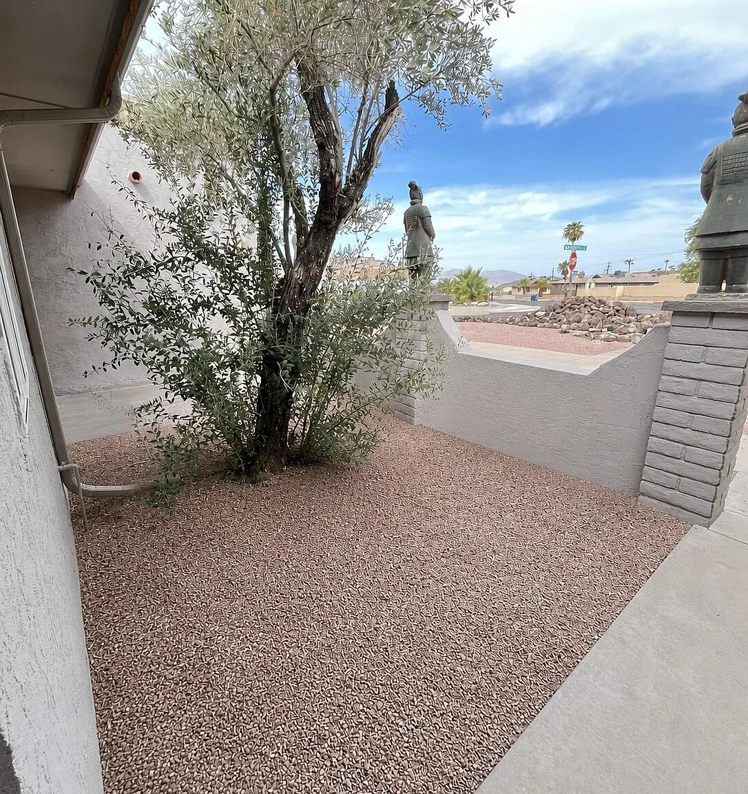 3 bed, 2.0 bath, 1016 sqft, $1,375 — Photo 2
