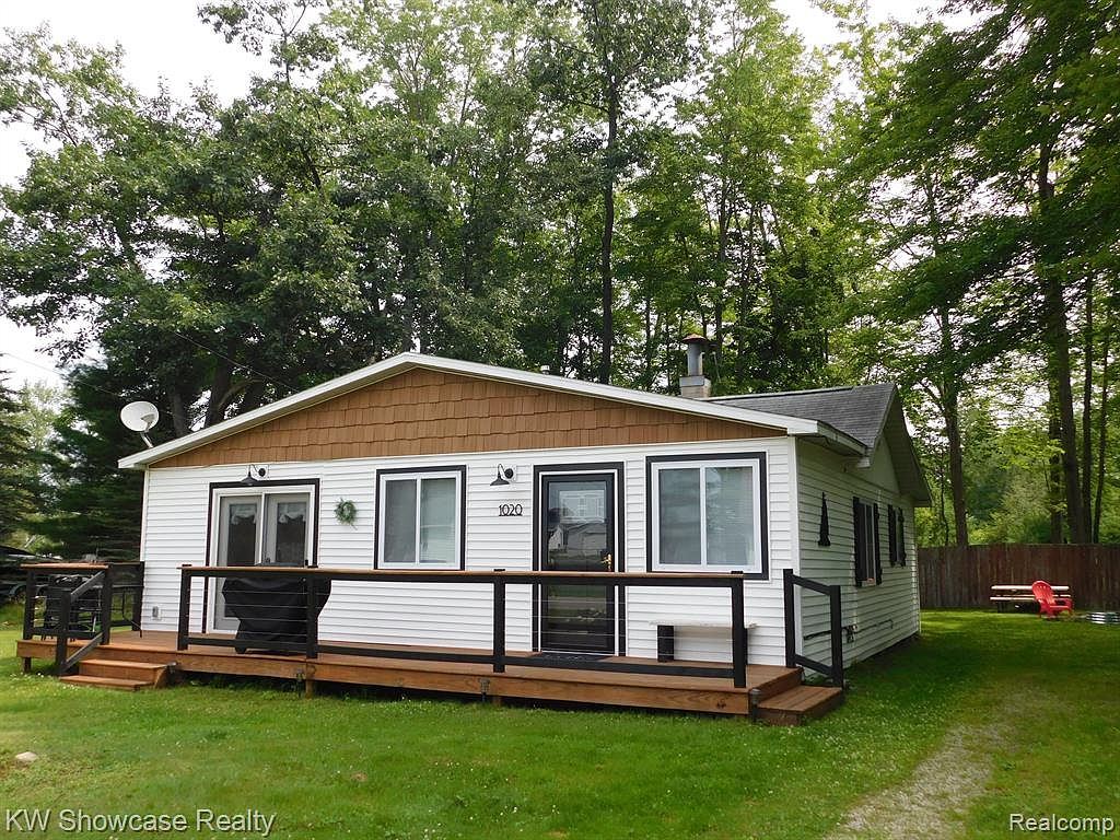 1020 Lakewood Dr, East Tawas, MI 48730 MLS 20230061826 Zillow