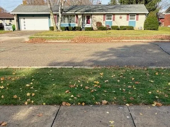 904 Sunset Ave, Waupun, WI 53963