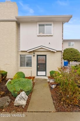 100 N 56th Ave APT 7, Yakima, WA 98908
