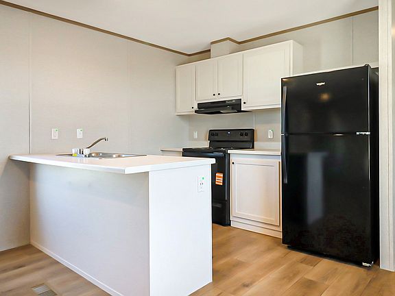 3rd image of 2554 W Bell St #2