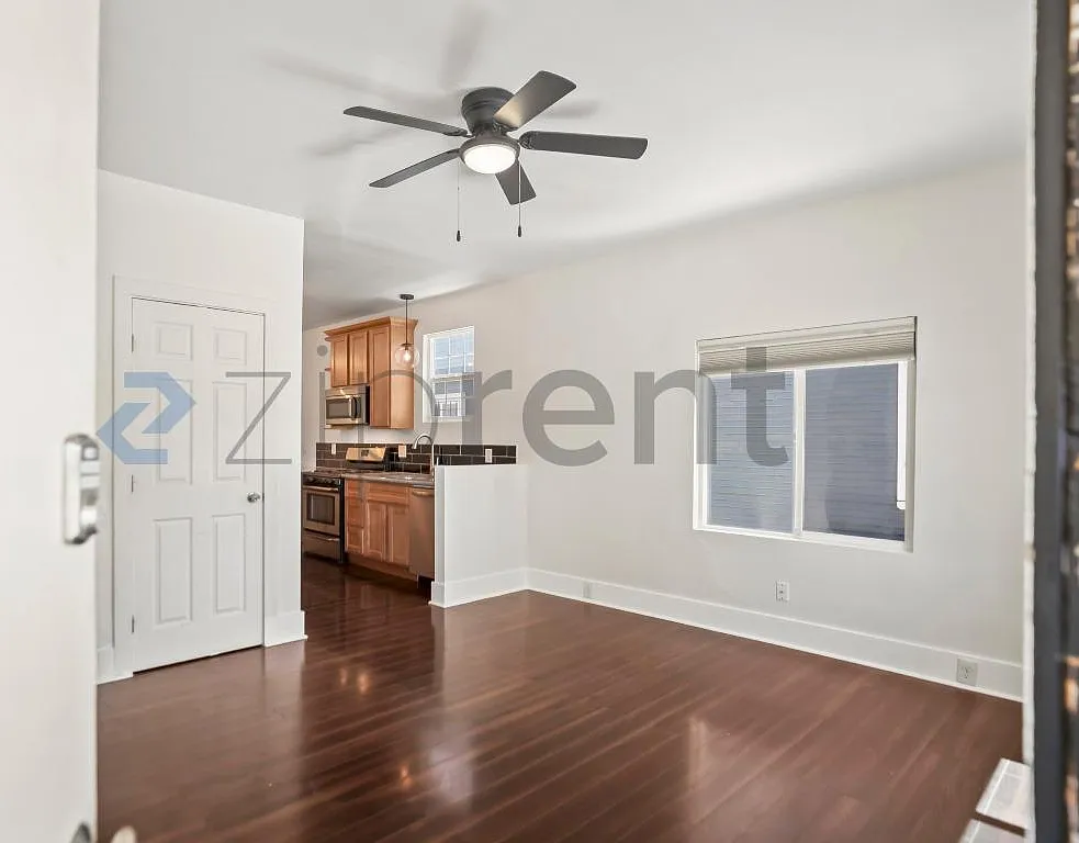 2 bed, 840 sqft, $2,800 — Photo 2
