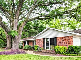 1915 Solomon St, Waller, TX 77484