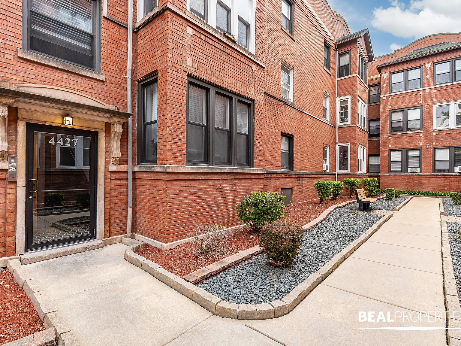 4421-27 N Wolcott Ave — Photo 4