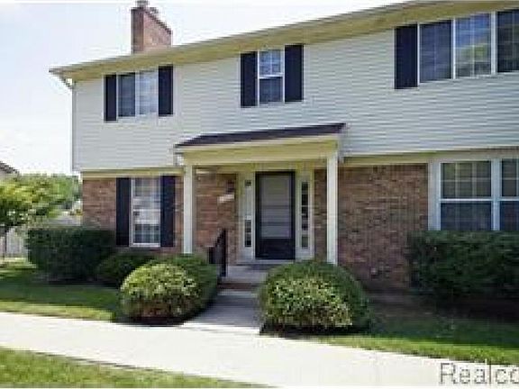 2nd image of 21221 Glen Haven Cir E #11