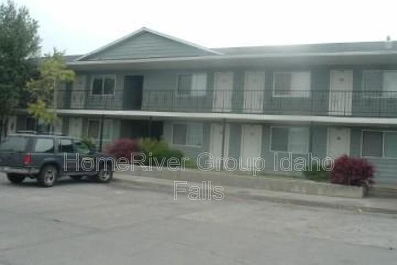 1st image of 2490 1st St