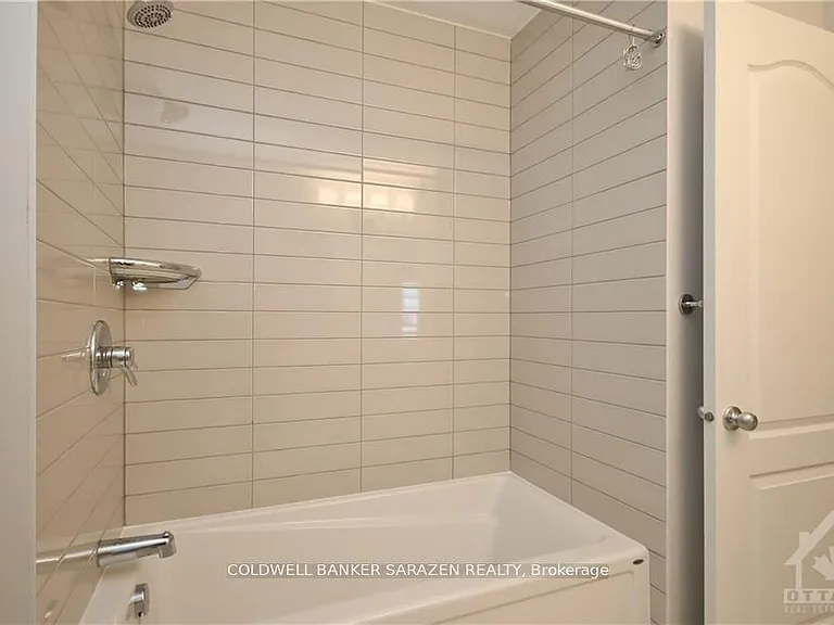 538 Sonmarg Cres — Photo 23