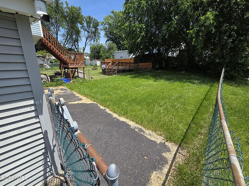 5th image of 512 East Street