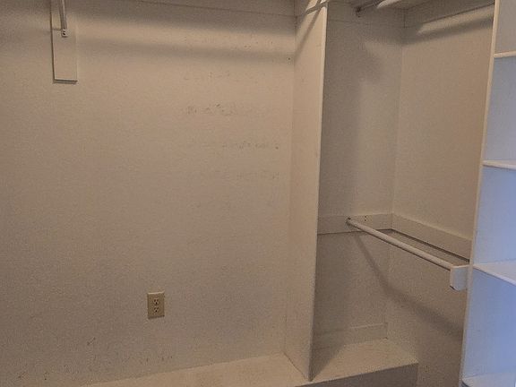 5th image of 803 E Marietta Ct