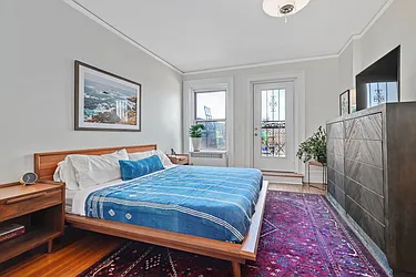 Sold by Avenue Sotheby's International Realty