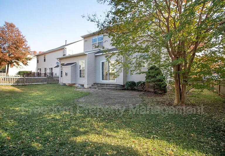 6758 Sutton Oaks Way — Photo 8