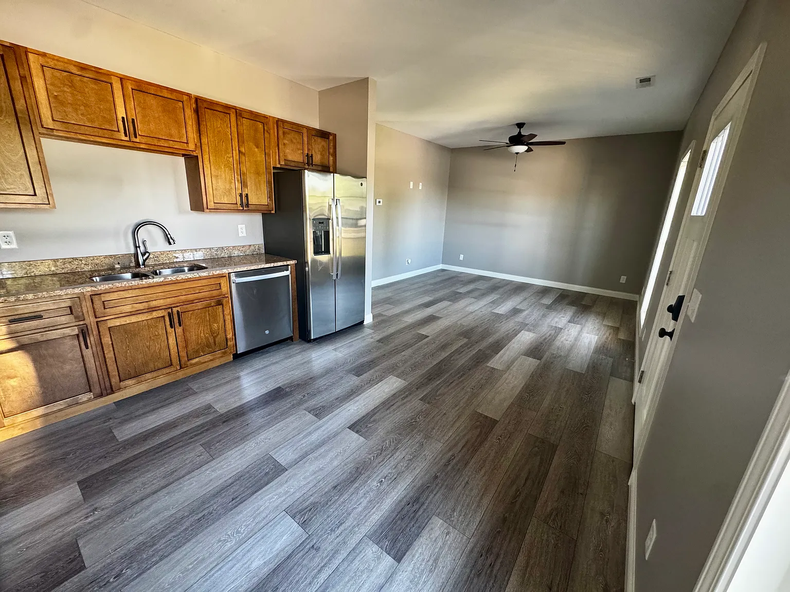 2 bed, 950 sqft, $1,150 — Photo 3