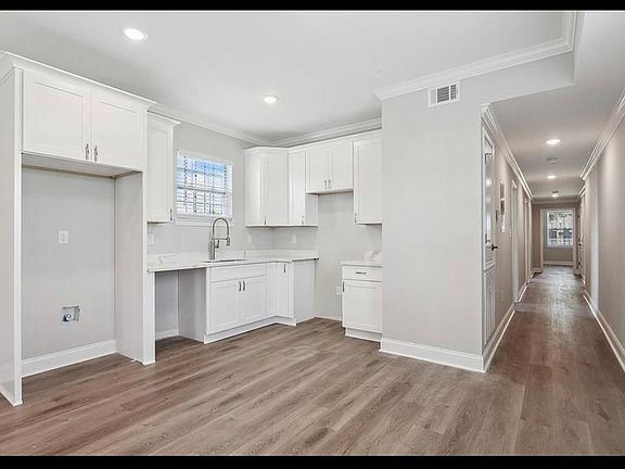 3rd image of 3031 1st St