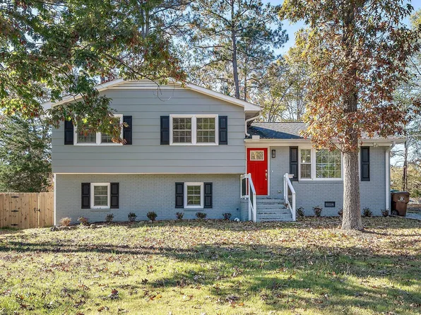 2922 Beechwood Dr, Durham, NC 27707