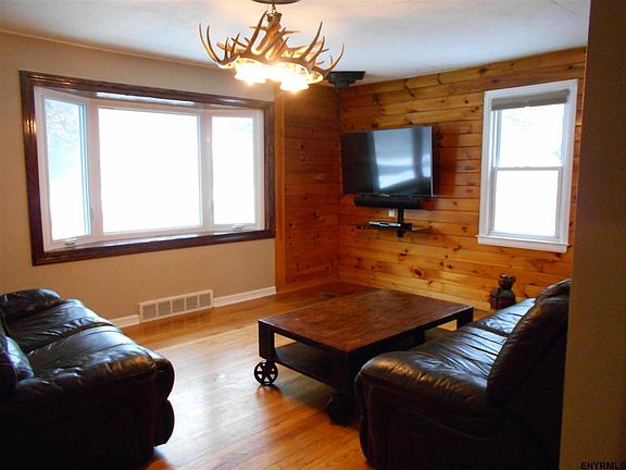 4th image of 7 Hillandale Dr