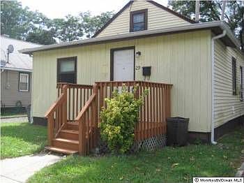 1st image of 29 Oakwood Pl