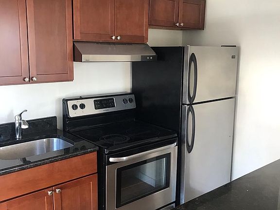 4th image of 224 W Rittenhouse Sq #815A