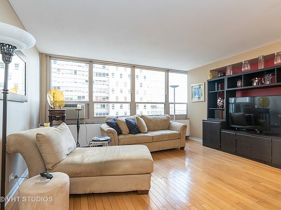 2nd image of 3950 N Lake Shore Dr APT 1022