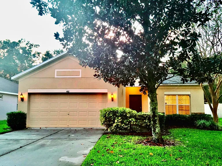 412 Summerlyn Dr — Photo 1