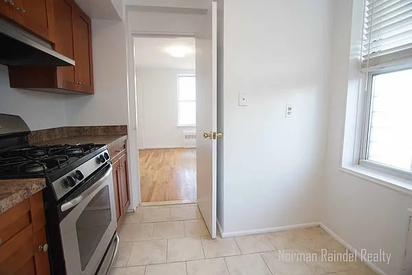 Rented by Norman Raindel, LREB | media 38