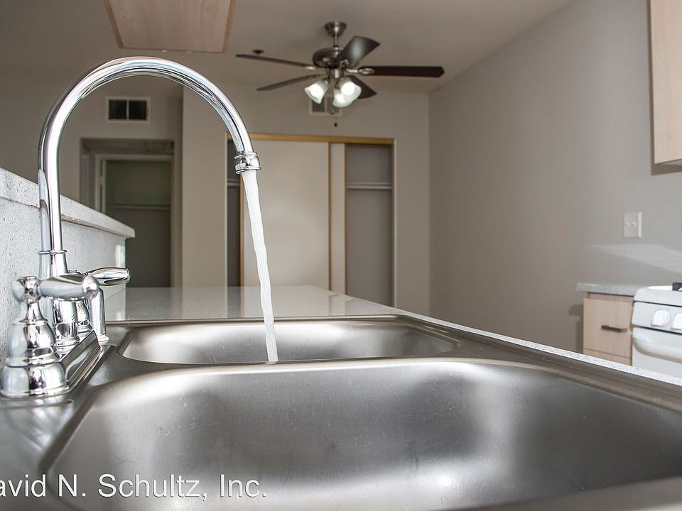 1st image of 6438 Vineland Ave APT 20