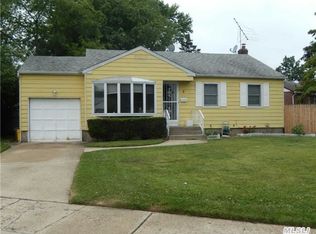 5 W Gate, Plainview, NY 11803