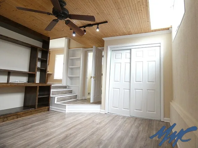822 Kirkwood Ave — Photo 10