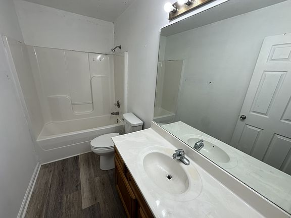 3rd image of 111 Millarn Ct