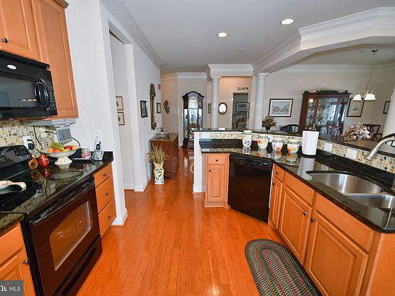 3rd image of 902 Macphail Woods Xing APT 3I