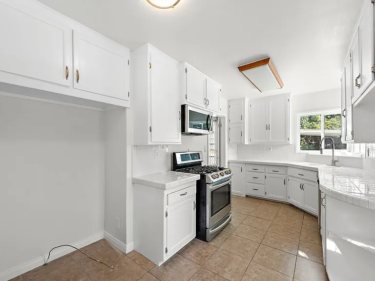 5722 Faculty Ave — Photo 16