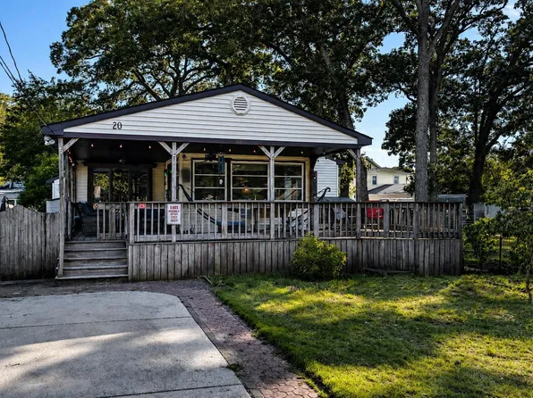 20 W Groveland Ave, Somers Point, NJ 08244