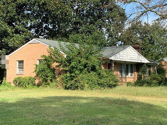 3rd image of 7604 Hawthorne Ave