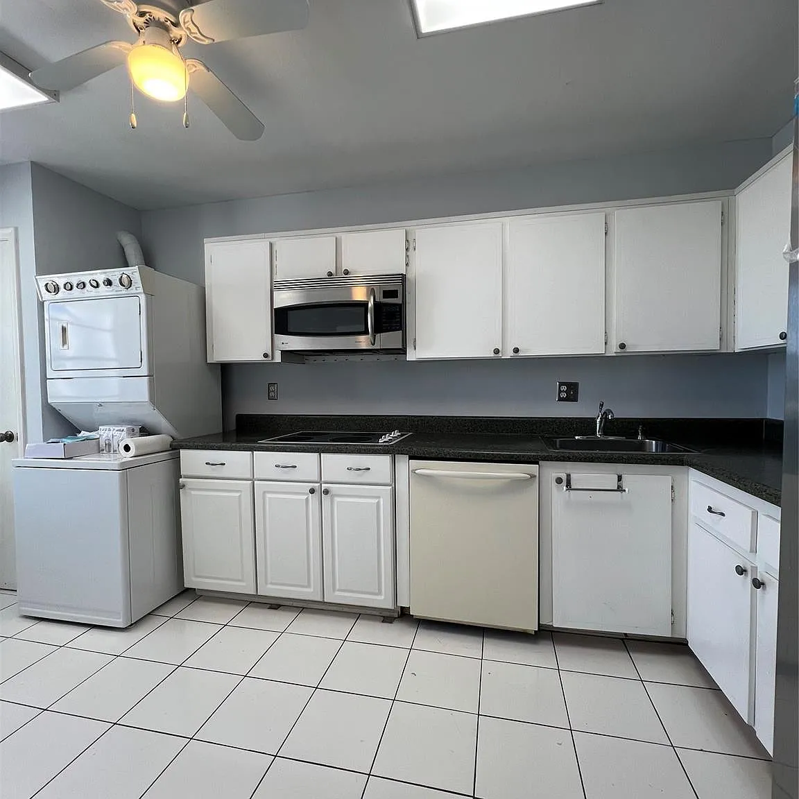 2 bed, 2.0 bath, 1263 sqft, $2,495 — Photo 2