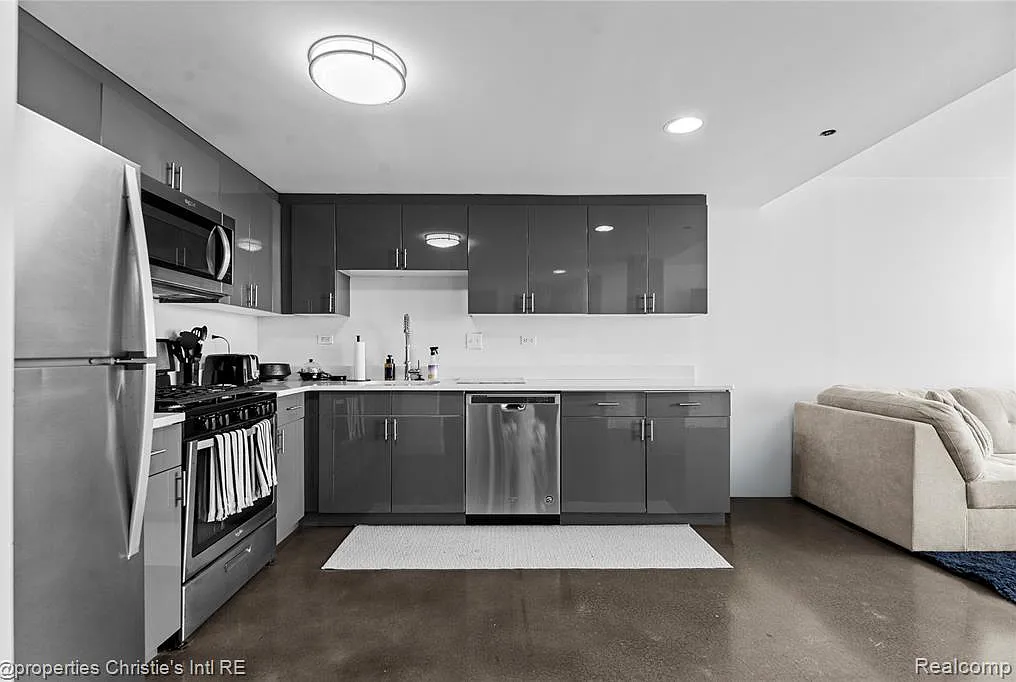 1 bed, 1.0 bath, 740 sqft, $1,850 — Photo 3