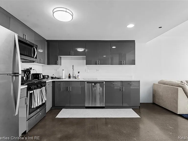3320 Spinnaker Ln #17E — Photo 4