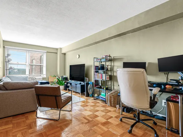 107-40 Queens Boulevard image 11 of 19