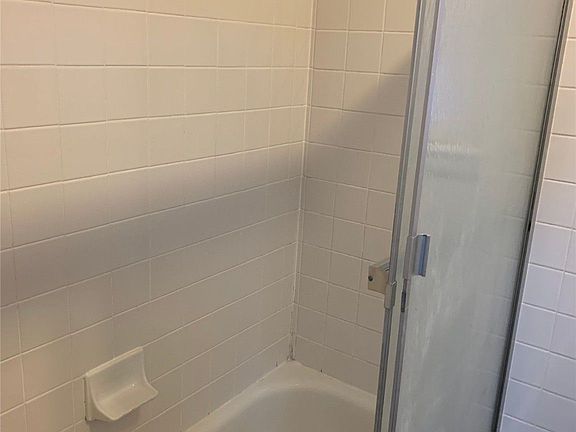 3rd image of 1602 E Osage Ave
