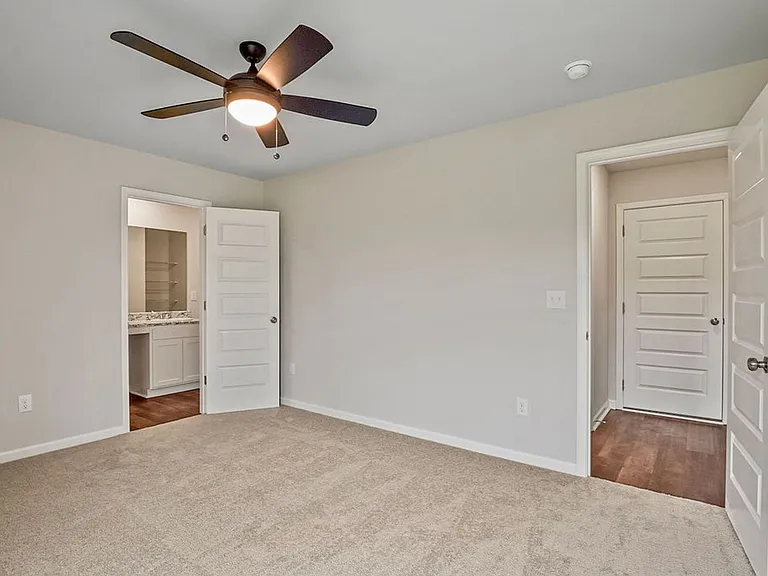 817 Ashford Dr — Photo 12